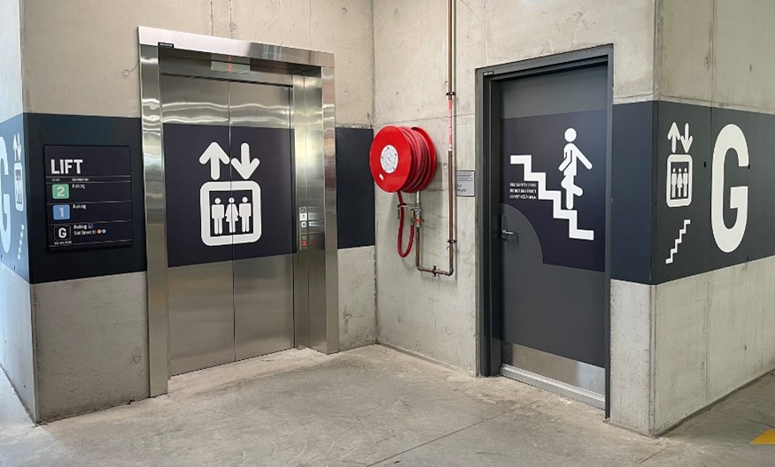 signage construction site